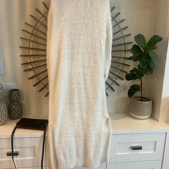 Cream coloured , soft long duster / cardigan - Picture 2 of 8